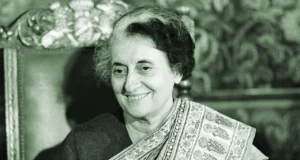 जब इंदिरा गांधी की एक झलक पाने के लिए सड़कों किनारे उमड़ा हुजूम