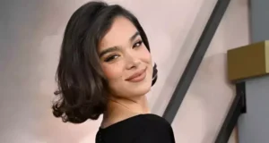 Josh Allen की Fiancée Hailee Steinfeld LA Wildfire Victims के लिए आईं आगे