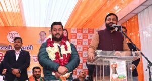 Delhi Assembly Election: हरियाणा सीएम ने अरविंद केजरीवाल को बताया झूठा, कहा-दिल्ली को शराब और नशे की गर्त में धकेला