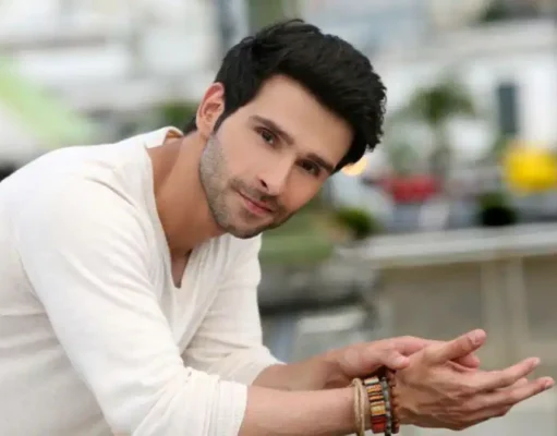 Girish Kumar Net Worth: एक असफल एक्टर से ₹10,000 करोड़ के बिजनेस टाइकून तक का सफर