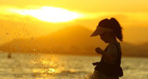 Tecno Camon 40 Pro: 50MP कैमरा, 144Hz कर्व्ड डिस्प्ले और दमदार बैटरी के साथ आपको लुभाने आ गया 5G स्मार्टफोन Tecno Camon 40 Pro