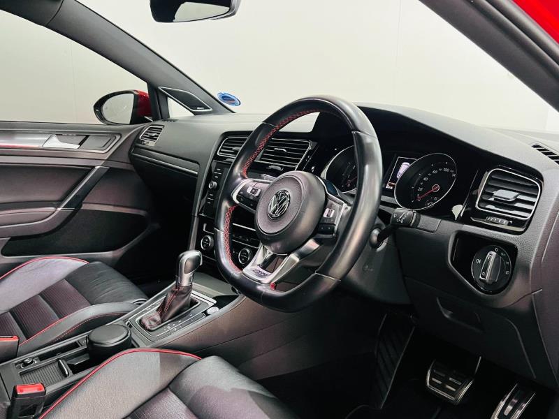 Volkswagen Golf GTI