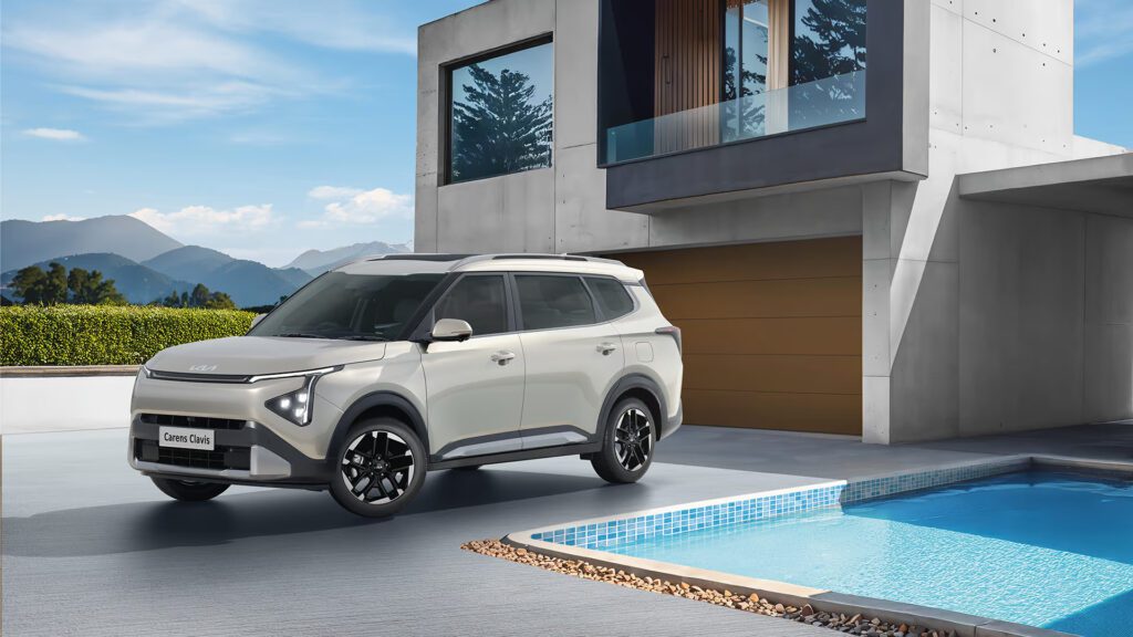 Kia Carens Clavis SUV
