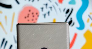 Motorola Razr 60 भारत में लॉन्च: ₹49,999 में मिलेगा फोल्डेबल डिस्प्ले वाला यह दमदार स्मार्टफोन Motorola Razr 60