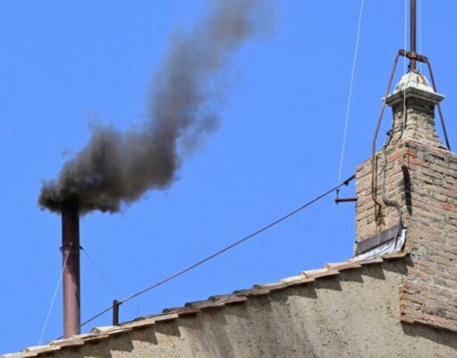 New Pope: चिमनी के धुएं से कैसे चुने जाते हैं पोप, जानिए विस्तार से new pop