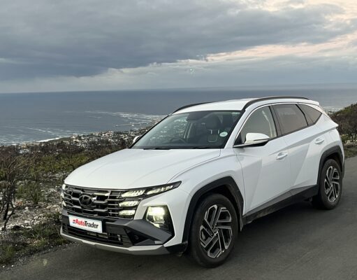 Hyundai Tucson: ₹29.27 लाख में पाएं लग्जरी, डुअल स्क्रीन, ADAS और पैनोरमिक सनरूफ! Hyundai Tucson