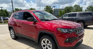 Jeep Compass: ₹18.99 लाख में पाएं लग्जरी, दमदार इंजन और धांसू 4×4 टेक्नोलॉजी! Jeep Compass