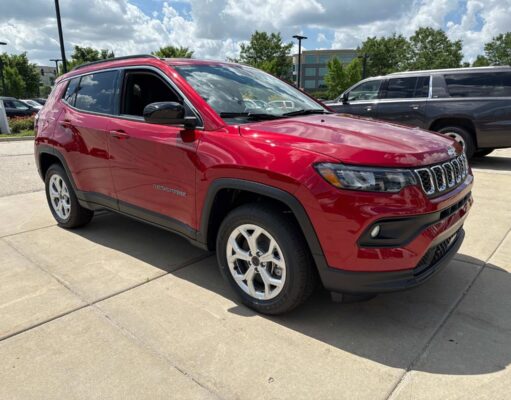 Jeep Compass: ₹18.99 लाख में पाएं लग्जरी, दमदार इंजन और धांसू 4×4 टेक्नोलॉजी! Jeep Compass