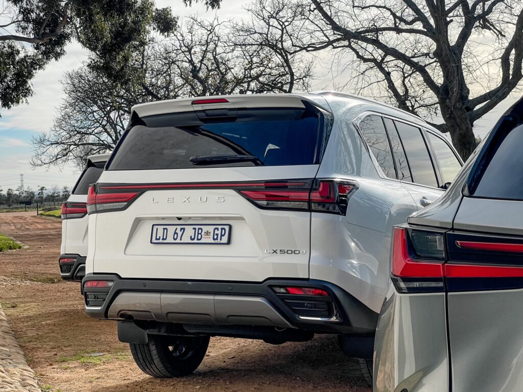 LexusLX 500d