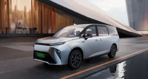 MG M9 EV: भारत में लॉन्च हुई ‘प्रेसिडेंशियल लिमोजिन’! 548 किमी की धांसू रेंज के साथ बदल देगी MPV का अनुभव! MG m9 EV