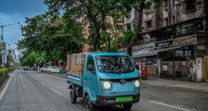 टाटा ने लॉन्च किया ‘भारत का सबसे किफायती मिनी-ट्रक’ Tata Ace Pro: सिर्फ ₹3.99 लाख में, इलेक्ट्रिक वेरिएंट भी उपलब्ध! Tata Ace Pro