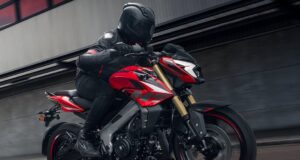 2025 Bajaj Pulsar NS400Z ने सड़कों पर मचाई धूम, कीमत इतनी कम कि KTM और Triumph के होश उड़ गए! Bajaj Pulsar NS400Z