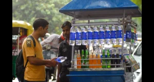 पेय पदार्थ और किराना: भारतीय रिटेल मार्केट की असली रीढ़ retail sector