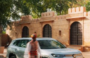 Volkswagen Tayron R-Line का बड़ा खुलासा! Fortuner की छुट्टी करने आई नई 7-सीटर SUV, जानें फीचर्स और धांसू परफॉर्मेंस Volkswagen Tayron R-Line