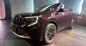 Mahindra XUV 7XO Launched: ₹13.66 लाख की शुरुआती कीमत और Triple Screen ने मचाया तहलका Mahindra XUV 7XO