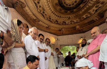दिल्ली भाजपा अध्यक्ष के पिताश्री श्याम लाल सचदेवा का शरीर पंचतत्व में विलीन virendra-sachdeva-father-shyam-lal-sachdeva-funeral