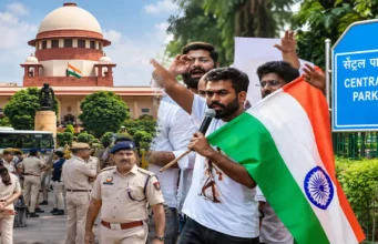 CJP के पोस्ट पर किस तरह के कमेंट्स करते हैं लोग? जानकर उड़ जाएंगे होश! Cockroach Janta Party CJP Protest Connaught Place